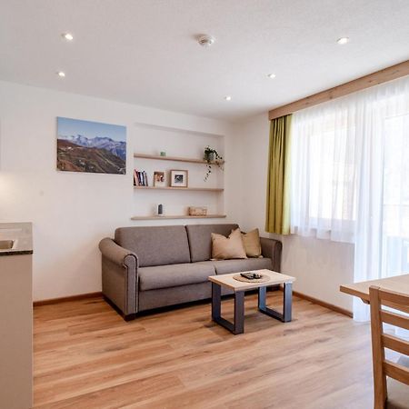 Alpen Gasthof Apartments Hohe Burg Trins Bagian luar foto
