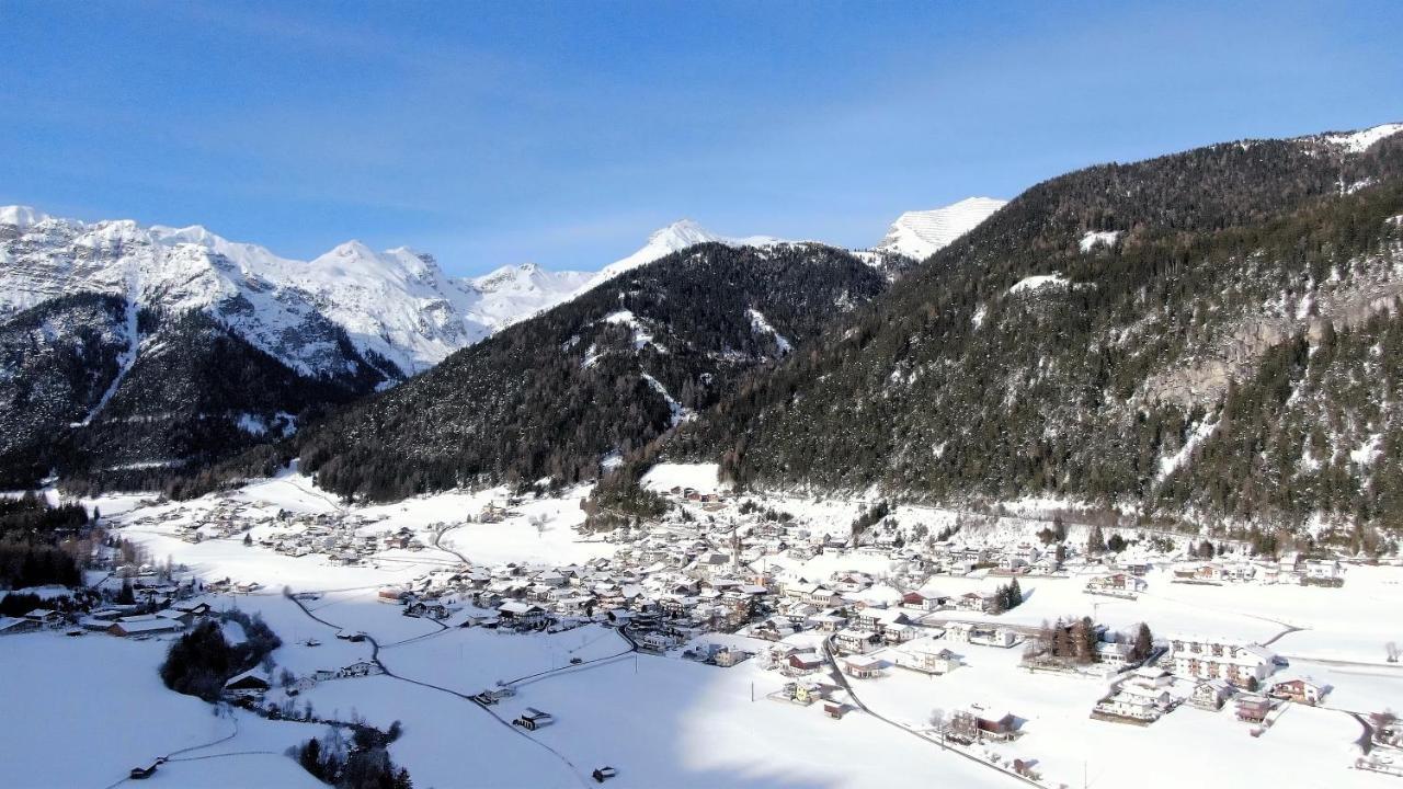 Alpen Gasthof Apartments Hohe Burg Trins Bagian luar foto